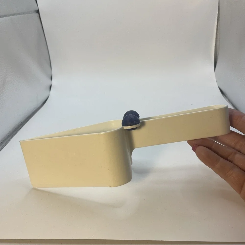 Tupperware Piece O Pie Slicer Cake Cutter Server NUMBER 2872A-1 Blue & White USA